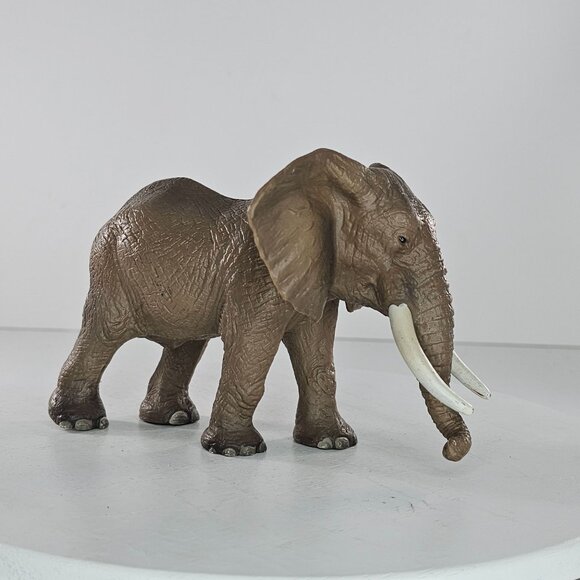 Schleich Male African Bull Elephant Figurine Realistic Toy Safari Animal - Picture 1 of 8